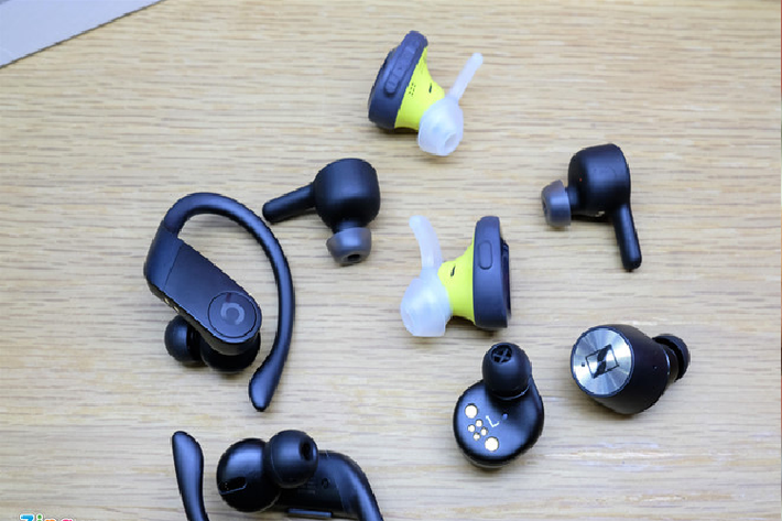Ở phân khúc cao hơn từ 4-5 triệu đồng, có một số model nổi bật như RHA TrueConnect, JBL Free X hay Jabra Elite 65t. Đây được xem là phân khúc sôi động nhất của các mẫu tai nghe True Wireless.