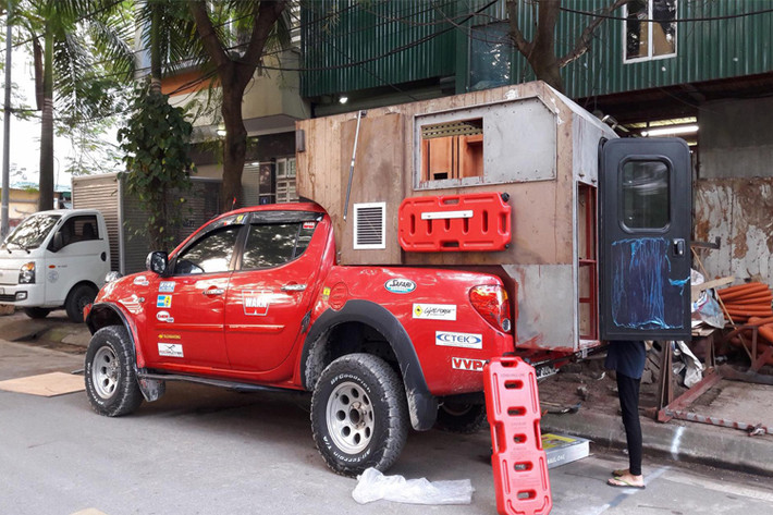 Và... nhanh chóng lắp đặt thành "phòng nhỏ" như thế này.