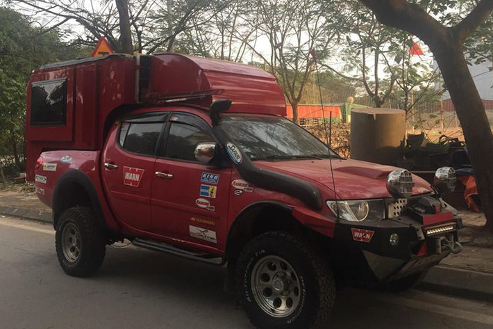 Được biết anh Trung đã phải mất đến 1 năm và chi phí lên đến 300 triệu đồng để biến chiếc xe bán tải Mitsubishi Triton của mình thành ngôi nhà di động khá tiện nghi và có thể phượt mọi địa hình.