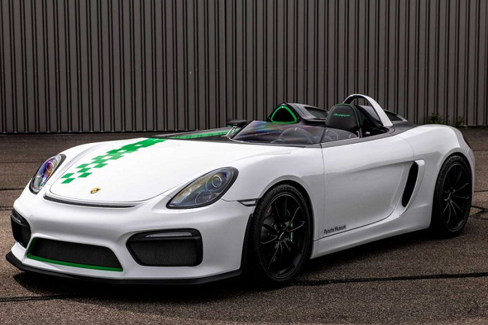 Porsche 909 Bergspyder là mẫu xe đua có thiết kế nhỏ gọn, không mui xe được Porsche phát triển dành cho các cuộc đua tính thời gian vào những năm 1968.