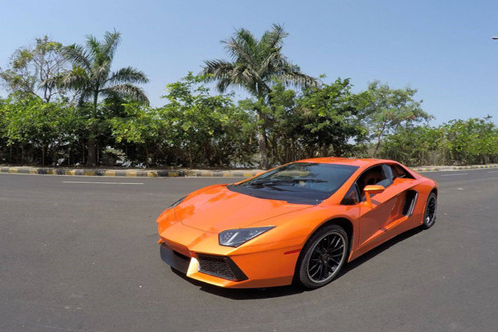 Tuy nhiên, nếu chỉ nhìn thoáng qua, rất khó để phát hiện đây là một chiếc Aventador "giả cầy".