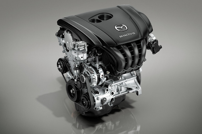 Mazda CX-30 tại quê nhà Nhật Bản là nó được cung cấp đến 03 phiên bản động cơ gồm: Xăng SkyActiv-G 2.0L. Động cơ xăng 4 xi-lanh 2.0 lít (1.997 cc; 83,5 x 91,2 mm) tỷ số nén 13,0: Động cơ cho công suất tối đa 153 mã lực tại 6.000 vòng / phút và mô-men xoắn cực đại 199 Nm tại 4.000 vòng / phút kết hợp với hộp số tay 6 cấp (6 MT) hoặc hộp số tự động 6 cấp (6 AT).