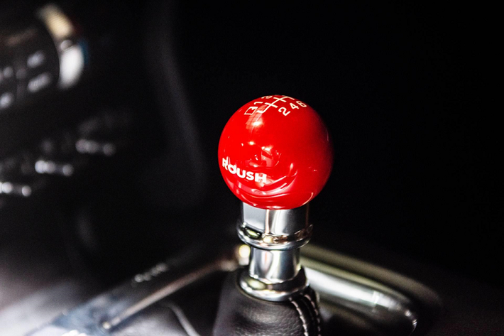 Chỉ có duy nhất một chiếc Mustang GT Old Crow được chế tạo và sẽ được bán đấu giá vào ngày 25/7 tới đây tại triển lãm AirVenture ở Oshkosh (bang Wisconsin, Mỹ). Toàn bộ số tiền bán xe Ford Mustang GT sẽ được gửi tặng cho chương trình hỗ trợ thanh niên yêu thích ngành hàng không của tổ chức Experimental Aircraft Association (EAA), Mỹ.
