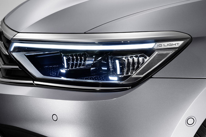 Volkswagen cung cấp rất nhiều loại động cơ để khách hàng tùy ý lựa chọn cho chiếc Passat 2020 tại châu Âu của mình. 2 loại động cơ 4 xy lanh tăng áp là 1.5L TSI (148 mã lực) hoặc 2.0L TSI (187 hoặc 268 mã lực). 3 loại động cơ diesel gồm 2.0L TDI Evo (148 mã lực), 2.0L TDI (187 hoặc 236 mã lực tùy cấu hình) và 1.6L TDI (118 mã lực).