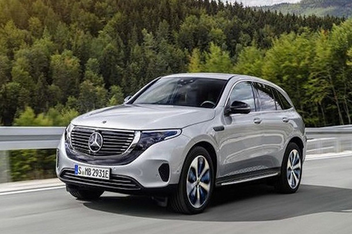 Mercedes Benz EQC là mẫu xe SUV/Crossover chạy điện hoàn toàn mới của hãng xe Mercedes-Benz, Đức. EQC - là mẫu xe tiên phong vào kỷ nguyên xe điện của hãng xe Đức, cạnh tranh trực tiếp với các đối thủ nặng ký trong phân khúc xe điện hạng sang như Tesla Model X, Jaguar I-Pace...