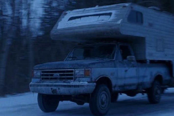 Ford F-250 của Wolverine: Phim "X-Men" (2000) được đánh giá là phim về dị nhân, siêu anh hùng hay nhất của điện ảnh thế giới trước khi kỷ nguyên phim MCU ra đời.