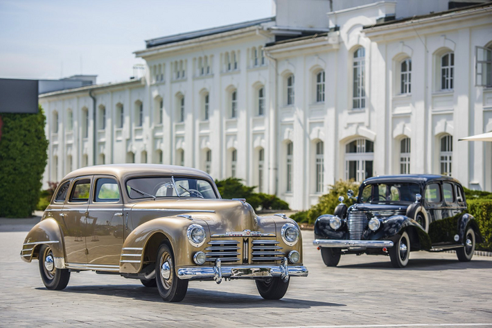 Từ năm 1946 tới năm 1949, 158 chiếc xe đã được ra đời và một trong số đó sản xuất vào năm 1948 tại nhà máy Kvasiny, hiện đang được trưng bày tại bảo tàng Skoda. Mẫu xe cổ Skoda Superb OHV là chiếc xe hạng sang ở thời điểm ra mắt