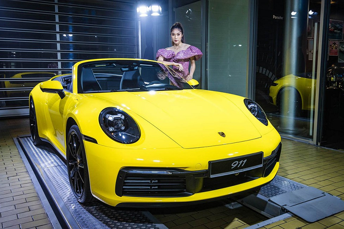 Ông Andreas Klingler, tổng giám đốc của Porsche Việt Nam, cho biết “Cách đây hơn 50 năm, Chiếc xe 911 đầu tiên được tạo ra để hiện thực hóa một giấc mơ. Những tay lái, người hâm mộ cùng cộng đồng những người yêu mến Porsche đã chứng kiến lịch sử phát triển và thay đổi không ngừng của dòng xe thể thao này.