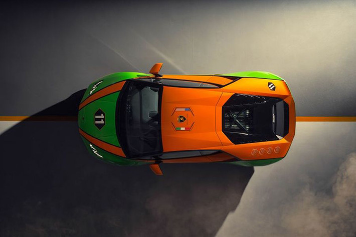 Huracán EVO GT Celebration chỉ được bán cho thị trường Bắc Mỹ và giới hạn 36 chiếc. Bên cạnh việc ra mắt hai mẫu xe giới hạn mới, tại Tuần lễ xe hơi Monterey năm nay, Lamborghini cũng giới thiệu một lựa chọn sơn ngoại thất mới cho dòng sản phẩm Urus, đó là màu cam Arancio Borealis đặc trưng của Lamborghini.