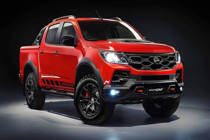 Vào tháng 12/2017, GM đã chính thức phân phối dòng bán tải Chevrolet Colorado cùng Silverado tại thị trường Úc dưới thương hiệu Holden.