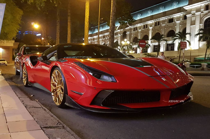 Siêu xe Ferrari 488 GTB hiện đang rất được ưa chuộng trên thị trường thế giới cũng như tại Việt Nam bởi thế số lượng 488 GTB ở dải đất hình chữ S hiện nay đã có khoảng hơn 10 chiếc.