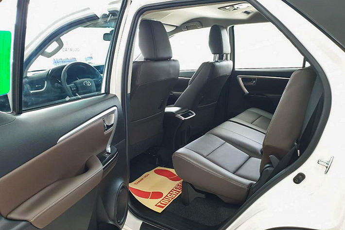 Chính vì lẽ đó, Fortuner luôn là lựa chọn hàng đầu đối với các đối tượng khách hàng có xu hướng mua xe theo kiểu “ăn chắc mặc bền”.