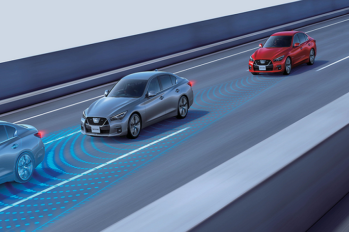 Để ProPILOT 2.0 hoạt động, trước tiên lái xe phải đặt điểm đến trong hệ thống điều hướng, khi xe đi vào đường cao tốc, tính năng này sẽ được kích hoạt. Hệ thống thậm chí sẽ đề xuất thay đổi làn đường nếu phương tiện đến gần vạch phân cách hoặc khi vượt xe khác chạy chậm hơn.