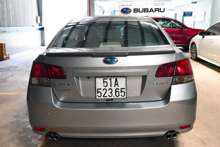 Bên dưới nắp ca-pô Legacy GT 2012 là khối động cơ boxer 4 xy-lanh đối đỉnh (H4) dung tích 2.5L (2.457cc) tăng áp (12.5 psi ~0.87 bar) cho công suất tối đa 265 mã lực tại 6.500 v/p và mô-men xoắn cực đại 350Nm đạt được tại dải vòng tua 2.000 – 5.600 v/p.