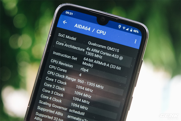 Vsmart Star là smartphone đầu tiên trên thế giới được trang bị chip Snapdragon 215 vừa được Qualcomm ra mắt hồi tháng 7/2019. Snapdragon 215 là con chip đầu tiên thuộc Snapdragon 200 series hỗ trợ 64-bit, mà theo Qualcomm là nhanh hơn 50% so với Snapdragon 212.