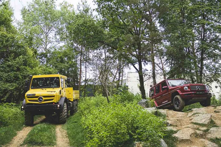 Dù nội thất quá hiện đại và tiện nghi của G-Class 2019 có gây tranh cãi so với “biểu tượng lội bùn” của G-Class đó giờ. Nhưng Mercedes-Benz khẳng định G-Class vẫn giữ được cái hồn của mình. Xe vẫn có thể lội bùn, nhưng theo cách hiện đại, công nghệ, sang trọng và an toàn hơn.