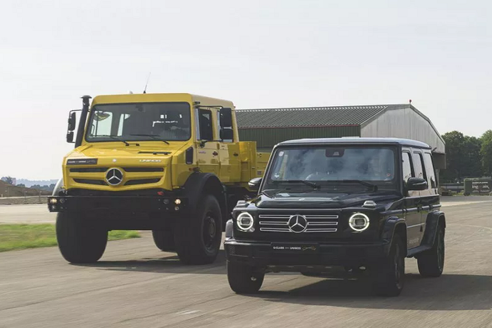 Mercedes-Benz là một hãng xe đặc biệt với những mẫu xe dị biệt và ấn tượng. Đáng kể nhất chính là ông hoàng off-road G-Class. Trải qua bao nhiêu thế hệ, mẫu xe này vẫn luôn giữ được "chất bùn" đầy nam tính của mình. nhân dịp kỷ niệm 40 năm ngày ra mắt, Mercedes-Benz G-Class mới đã có một màng so kè với "người anh em" Unimog.