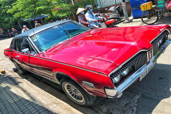 Chiếc xe mới tậu của nam rapper có tên gọi đầy đủ là Mercury Cougar XR-7 đời 1968. Mẫu xe này ra mắt lần đầu năm 1967 và chiếc Cougar của nam rapper thuộc thế hệ đầu tiên (1967-1970)