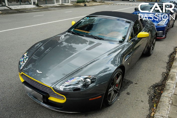 Mới đây, một chiếc siêu xe Aston Martin V8 Vantge Roadster hàng hiếm tại Việt Nam đã bị “bắt gặp” khi đang tham gia một buổi offline của những người chơi xe.