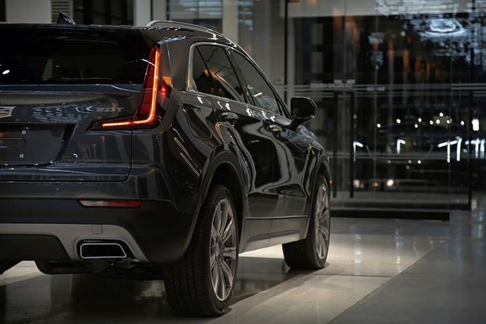 Các chuyên gia khuyên rằng khách hàng nên mua phiên bản XT4 FWD Luxury, đây là sự lựa chọn hợp lý nhất với khá nhiều tính năng tiêu chuẩn như đèn pha LED, đèn hậu LED, Apple CarPlay, Android Auto, hộp số tự động chín cấp và hỗ trợ đỗ xe phía sau.