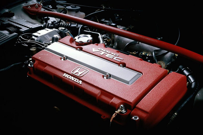Honda B Series Trong khi động cơ CVVC đảm nhiệm các tiêu chuẩn khí thải, động cơ VTEC đầu tiên của Honda đưa thương hiệu này lên bản đồ cho những người đam mê và độ xe. Động cơ này đáng tin cậy, kinh tế, dễ bảo trì.