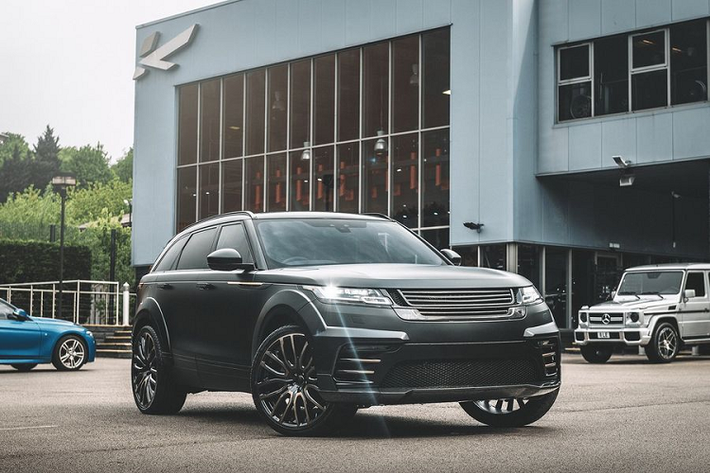Được biết, từ trước khi đến với Kahn chiếc SUV cao cấp này đã sở hữu khá nhiều trang bị tiêu chuẩn và tùy chọn đáng chú ý.