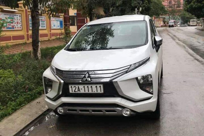 Đây không phải là chiếc Xpander biển ngũ quý duy nhất xuất hiện Việt Nam. Trước đó, đã có một chiếc Mitsubishi Xpander "làm dâu" tại Lạng Sơn cũng từng được đeo biển số 12A-111.11 và đây là chiếc biển đẹp đầu tiên thuộc về mẫu xe MPV giá rẻ của thương hiệu Nhật Bản.