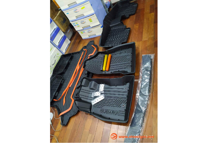 Gói phụ kiện nâng cấp cho xe được chủ nhân mua về.