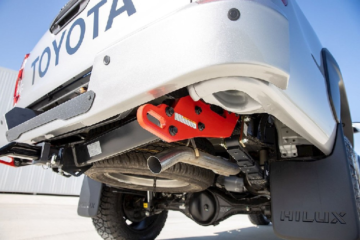 Tại Việt Nam, Toyota Hilux phiên bản mới nhất cũng đã được mang về giới thiệu và phân phối từ hồi tháng 8/2020. Toyota Hilux 2020 tại Việt Nam có tổng cộng 4 phiên bản và giá bán dao động từ 628 - 913 triệu đồng.