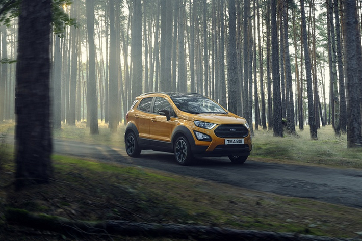 Tương tự EcoSport đời mới, mẫu SUV off-road này cũng loại bỏ bánh dự phòng ở đuôi xe. EcoSport Active có kích thước dài, rộng, cao lần lượt là 4.096 x 1.765 x 1.665 (mm), chiều dài cơ sở xe ở mức 2.520 mm.