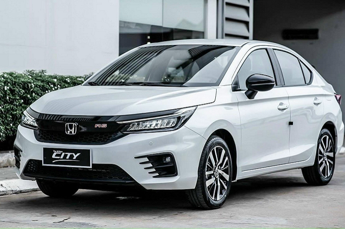 Tại Thái Lan, Honda City thế hệ thứ 5 đã được trang bị động cơ 3 xy-lanh, dung tích 1.0L tăng áp, cam đôi (DOHC) mới. Động cơ tăng áp này cho công suất 122 mã lực tại 5.500 vòng/phút, mô-men xoắn cực đại 173 Nm tại 2.000 - 4.500 vòng/phút. Nhờ công suất mạnh mẽ hơn động cơ 1.5L cũ, đã có nhiều khách hàng Việt chờ đợi Honda City 2021 tại Việt Nam sẽ được cung cấp động cơ này.