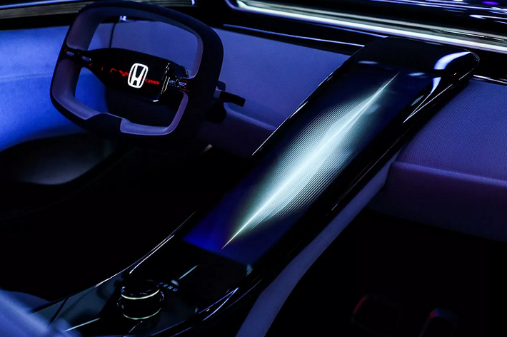 Bên cạnh đó, chiếc xe cũng có hệ thông thông tin giải trí Honda Connect thế hệ mới với trợ lý ảo AI, tích hợp sâu hơn với smartphone và cập nhật phần mềm không dây.