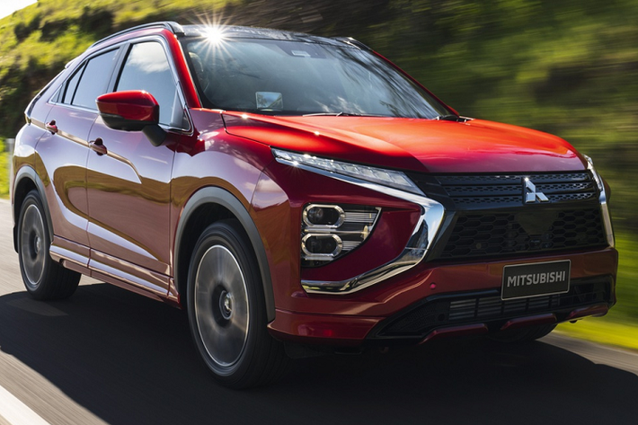 Đối thủ của Honda CR-V, Mazda CX-5 - Mitsubishi Eclipse Cross 2021 mới vừa chính thức được trình làng. Trên phiên bản nâng cấp mới này, xe sẽ được chính thức bán ra đầu tiên tại thị trường Australia và New Zealand vào ngày 1/12 tới, sau đó sẽ đến Nhật Bản và Bắc Mỹ.