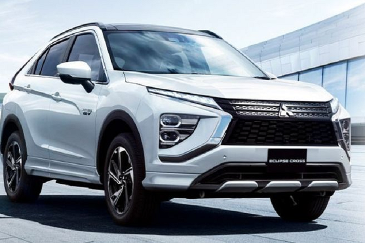 Mitsubishi Eclipse Cross 2021 mới sẽ được hãng xe Nhật Bản cung cấp ở cả hai biến thể xăng và plug-in hybrid tại quê nhà Nhật Bản, trong đó hệ truyền động PHEV là đáng chú ý nhất vì đây là lần đầu tiên Eclipse Cross được trang bị kiểu động cơ này.