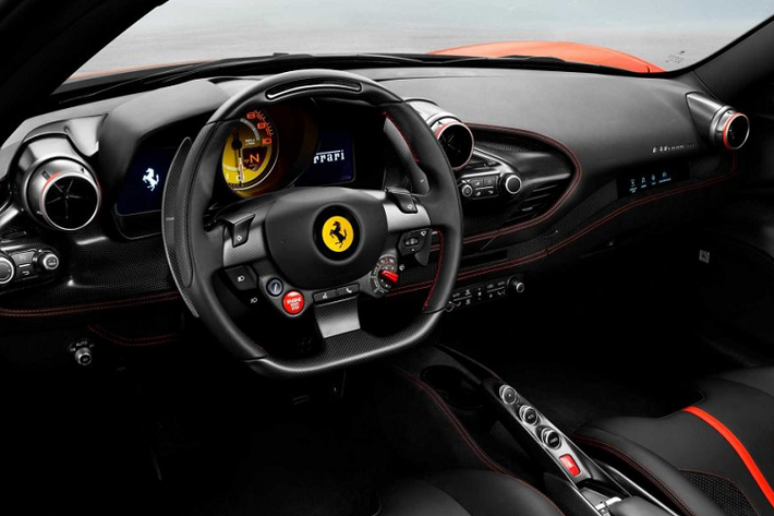 Động cơ này cũng được Ferrari trang bị cho F8 Tributo, có khả năng sản sinh công suất cực đại 720 mã lực và mô-men xoắn cực đại 770 Nm. Sức mạnh này tương đương với 488 Pista, mẫu xe hiệu năng cao của dòng 488 GTB.