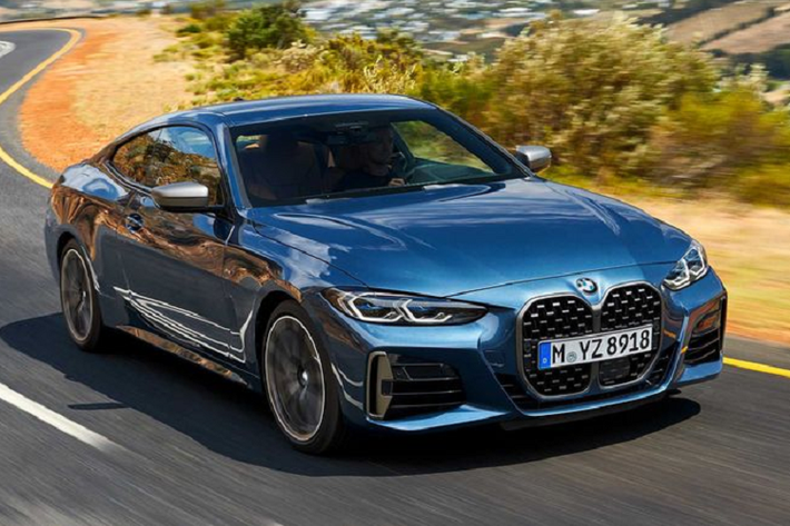 BMW 4-Series Coupe G22 tại Thái Lan sở hữu một loạt hệ thống hỗ trợ người lái và an toàn tiêu chuẩn, có thể kể đến như cảnh báo chệch làn đường, màn hình hiển thị điểm mù, cảnh báo xe giao cắt phía sau, phanh khẩn cấp tự động, phòng ngừa va chạm phía sau, nhận dạng biển báo giao thông, kiểm soát hành trình thích ứng, hỗ trợ đỗ xe, sáu túi khí.. Tại Thái Lan, xe được cung cấp với các màu sơn: Black Sapphire, Dravit Grey, và Mineral White kết hợp cùng nội thất da đỏ Tacora; riêng màu sơn Arctic Race Blue sẽ đi kèm với da bọc Cognac ở bên trong.