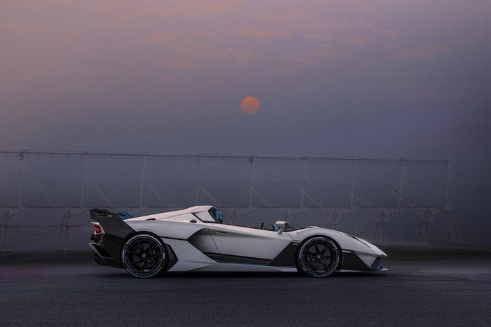 Được thiết kế và chế tạo dựa trên Aventador tại trung tâm Lamborghini Centro Stile, chiếc siêu xe Lamborghini SC20 ra đời theo yêu cầu của một khách hàng giấu tên. Đích thân khách hàng này cũng tham gia vào quá trình chế tạo chiếc xe ngay từ những ngày đầu "thai nghén". Lamborghini SC20 được thiết kế như một chiếc xe mui trần dành riêng cho đường đua nhưng vẫn được phép lưu thông trên đường phố.