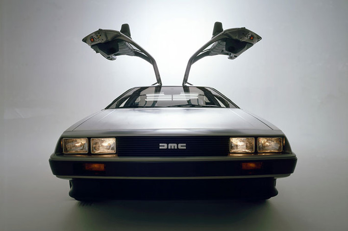 Siêu xe DeLorean DMC-12 là huyền thoại đã vượt qua bài thử nghiệm thời gian khi ngày nay nó vẫn được người ta nhớ đến nhờ vai diễn trong loạt phim viễn tưởng “Back to the Future”. Bởi mẫu xe này chuẩn bị kỷ niệm 40 năm tuổi, nhà thiết kế ôtô Angel Guerra quyết định tri ân bằng cách tạo ra một phiên bản hiện đại 2020 của DMC-12 trong thời gian rảnh rỗi của mình.