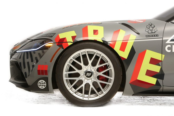 Cuối cùng chính là chiếc xe thể thao Toyota GR Supra cực kỳ ấn tượng đã được nâng cấp bởi Papadakis Racing với khả năng sản sinh công suất tới hơn 1000 mã lực. Papadakis Racing là một đội đua đã giành được nhiều chức vô địch và đạt được các kỷ lục trong một số bộ môn đua xe thể thao nhỏ gọn. Khi Toyota công bố sự trở lại của nhãn hiệu xe thể thao Supra, Papadakis Racing là một trong những thương hiệu đầu tiên thực hiện việc thay thế động cơ sáu xi-lanh thẳng hàng sang động cơ Supra B58 huyền thoại nhằm phục vụ cho đua xe, đặc biệt là Formula Drift.
