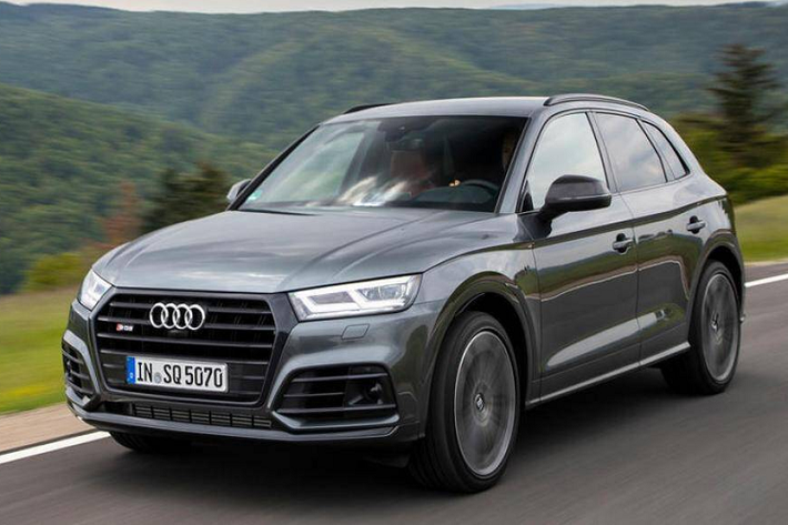 Audi SQ5 là mẫu xe hiệu suất cao, được sản xuất dựa trên Q5 nhưng công suất lớn hơn 101 mã lực, đạt tới mức 369 mã lực đi kèm hệ dẫn động 4 bánh toàn thời gian