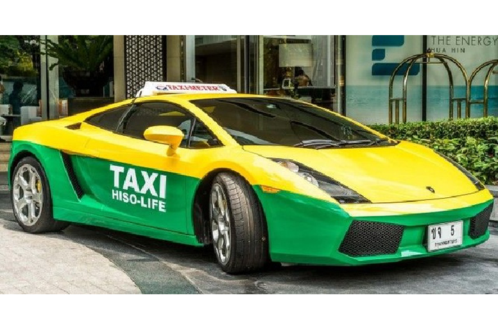 6. Lamborghini Gallardo - Thái Lan Ảnh chụp và video về siêu xe Lamborghini chạy taxi ở Bangkok từng gây sốt trên mạng vào năm 2015, vì ở Thái Lan, nếu bạn muốn một chiếc siêu xe sẽ phải nộp thuế 200% tính trên giá xe. Sau đó, chủ nhân của chiếc xe đã được tiết lộ, là một tỷ phú, một nhà sản xuất truyền hình.