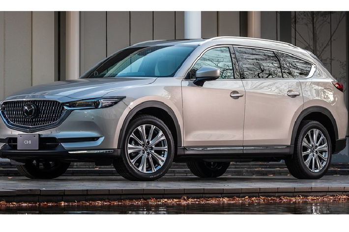 Mazda Nhật Bản vừa cho ra mắt phiên bản mới của mẫu CX-8. So với các phiên bản hiện tại, Mazda CX-8 2021 mới được thay đổi về thiết kế bên ngoài lẫn bên trong, trang bị động cơ trên xe cũng được nâng cấp.