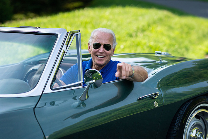 Việc đề cập đến chiếc Corvette chạy điện của ông Biden đã khiến GM sau đó đưa ra một thông tin úp mở: "Chúng tôi đồng ý rằng Corvette là một chiếc xe tuyệt đẹp do Mỹ sản xuất và rất hào hứng với kế hoạch của GM về một tương lai xe chạy hoàn toàn bằng điện, nhưng chúng tôi không tham gia vào bất kỳ tin đồn hoặc suy đoán nào về các sản phẩm tiềm năng trong tương lai."