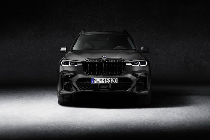 Trong đó, những chiếc BMW X7 xDrive30d M Sport được trang bị động cơ dầu diesel tăng áp 3.0L 6 xi-lanh thẳng hàng cho công suất 261 mã lực và mô-men xoắn 620 Nm. Mức giá xe BMW X7 2021 mới bản này có giá từ 188.900 đô la Úc (khoảng 3,2 tỷ đồng).