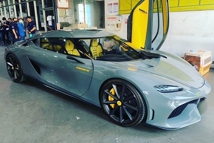 Chẳng hạn, một số siêu xe thương mại của Lamborghini, Ferrari hay McLaren đang có giá bán gấp 3 lần mức giá xuất xưởng khi đặt chân đến Thái Lan. Còn siêu xe Koenigsegg Gemera chỉ có giá "đội lên" 2,1 lần so với giá bán Koenigsegg Gemera mà hãng siêu xe Thuỵ Điển đưa ra.