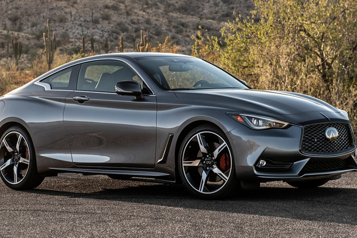 Infiniti Q60 2021 mới đã chính thức được công bố tại Mỹ. Q60 2021 được bán tại quốc gia này đang dẫn đầu về các trang bị tiêu chuẩn và tùy chọn màu sắc. Infiniti Q60 2021 có tổng cộng 3 phiên bản là Pure, Luxe và Red Sport 400, giá bán của xe dao động tư 41.650 đến 60.100 USD (khoảng 960 triệu đến gần 1,4 tỷ đồng).