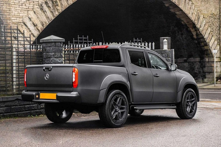Cách đây một thời gian, giá xe Mercedes-Benz X-Class độ bởi Kahn Automobiles này đã được bán tới 63.999 bảng Anh (tương đương 1,93 tỷ đồng). Một cái giá đắt đỏ đối với một chiếc bán tải bị ngừng sản xuất.
