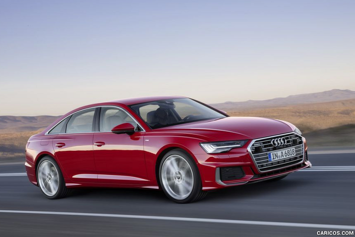 Audi A6 Vượt qua 2 đối thủ truyền kiếp là BMW 5-Series và Mercedes-Benz E-Class, Audi A6 đã trở thành một trong những mẫu xe an toàn nhất năm 2020. Mẫu sedan hạng sang cỡ trung tới từ nước Đức đã dành được điểm số cao trong 2 phần kiểm tra của IIHS và NHTSA. Để có được thành công như vậy, ngoài sự hỗ trợ đắc lực từ cấu trúc cơ khí vững chắc, A6 mới còn được bổ sung hàng loạt công nghệ an toàn và tiêu biểu là 2 giú trang bị Tour Assist và City Assist.