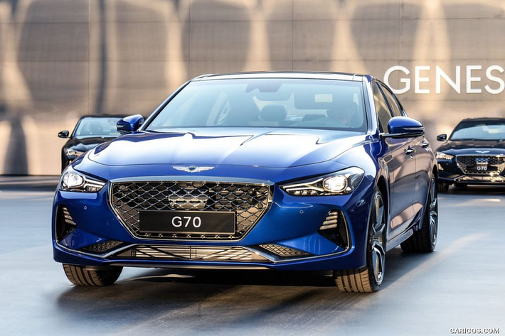 Genesis G70 Là mẫu xe duy nhất tới từ Hàn Quốc trong danh sách lần này, Genesis G70 còn tạo sự nổi bật nhờ đạt danh hiệu Top safety pick+ của IIHS. Tương tự như các mẫu xe kể trên, Genesis G70 cũng được trang bị hàng loạt hệ thống hỗ trợ về an toàn như cảnh báo điểm mù, cảnh báo va chạm phía trước và phía sau, hệ thống cân bằng điện tử, các túi khí xung quanh xe...