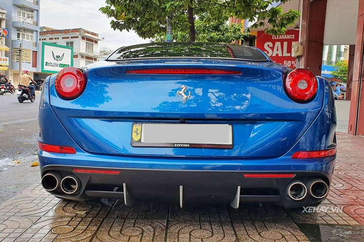 Cung cấp sức mạnh cho Ferrari California T là cỗ máy tăng áp kép V8 3,9 lít sản sinh công suất 552 mã lực và mô-men xoắn cực đại 755Nm. Kết hợp cùng hộp số bán tự động ly hợp kép 7 cấp, Ferrari California T chỉ mất 3,6 giây để tăng tốc từ 0-100 km/h trước khi đạt vận tốc tối đa 315 km/h.